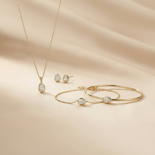 18K Yellow Gold Pear Diamond Jewellery Set - Image 1