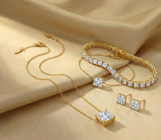 18K Yellow Gold Princess-Cut Diamond Jewellery Set - Image 1