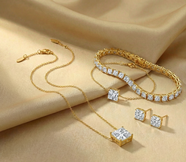Copy of 18K Yellow Gold Princess-Cut Diamond Jewellery Set
