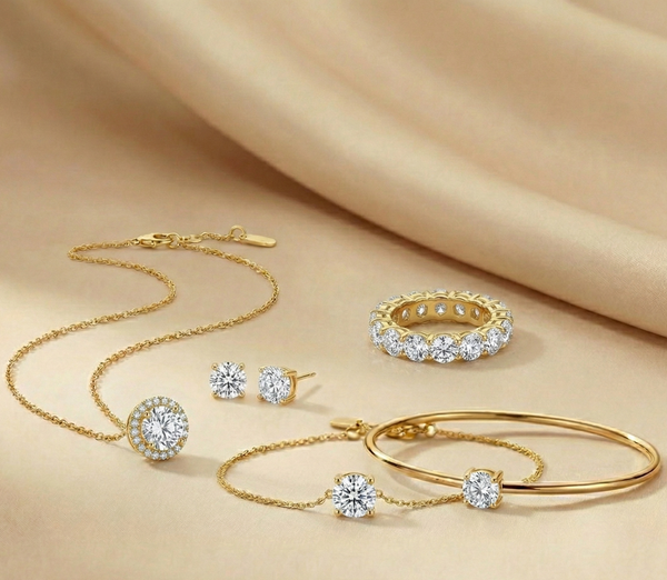 Copy of 18K Yellow Gold Round Brilliant Diamond Jewellery Set